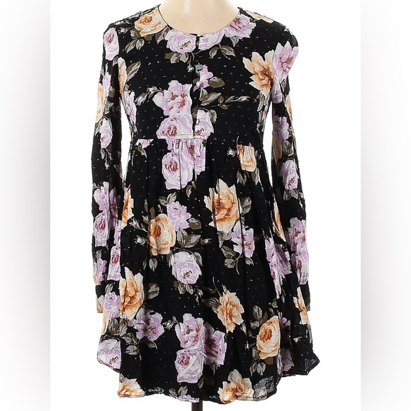 Altar'd State Dresses & Skirts - Alter’d State Medium Black Floral Long‎ Sleeve Dress